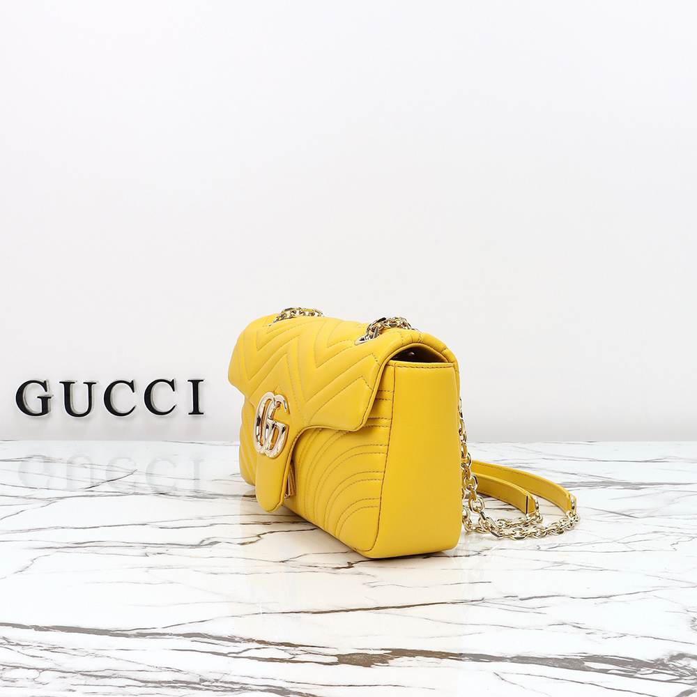 GG Marmont medium shoulder bag