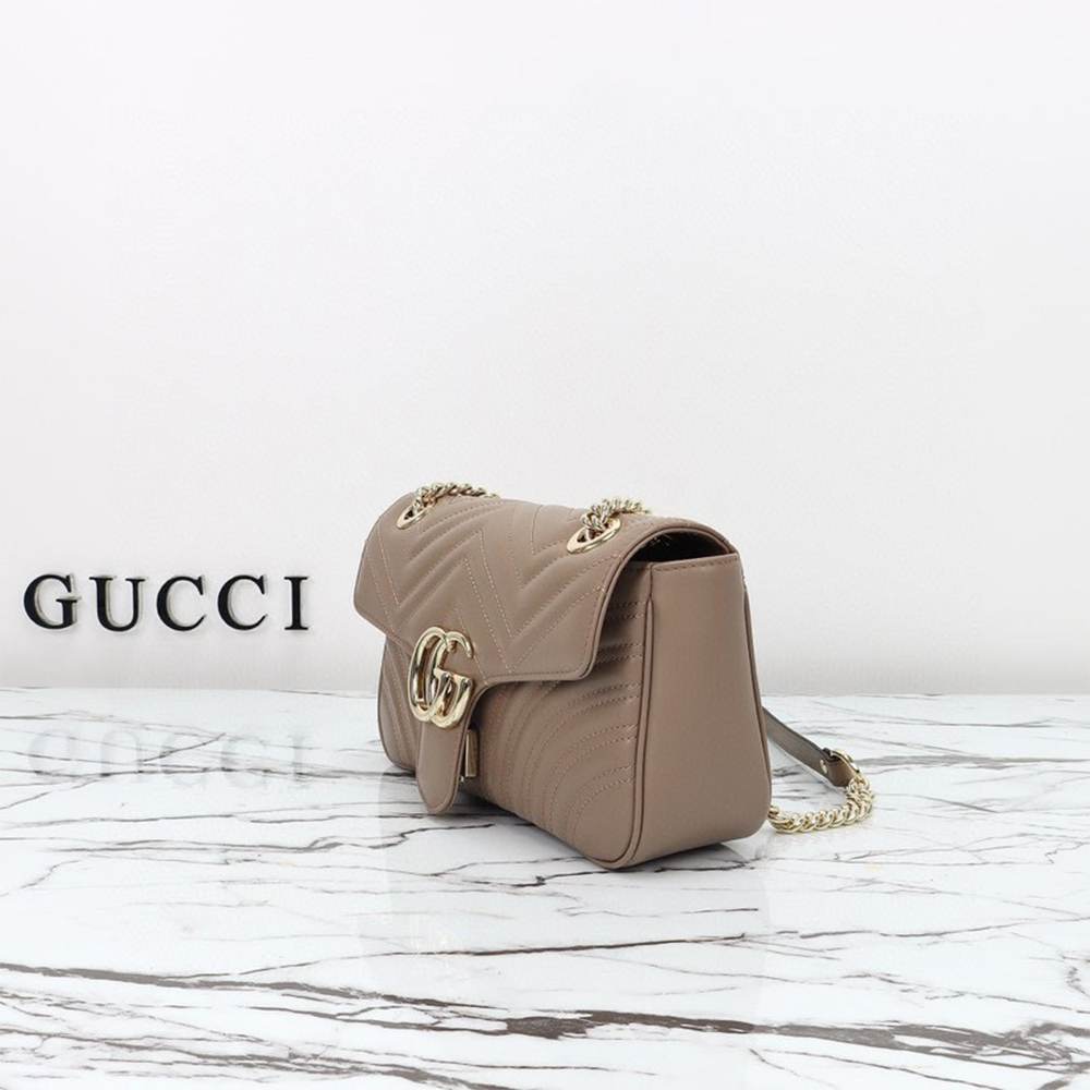 GG Marmont medium shoulder bag
