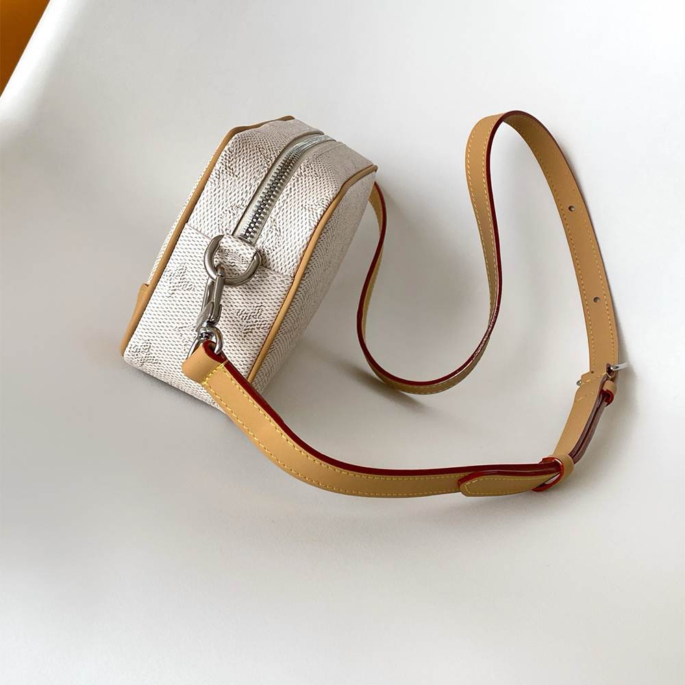 LV Trocadéro Wearable Wallet