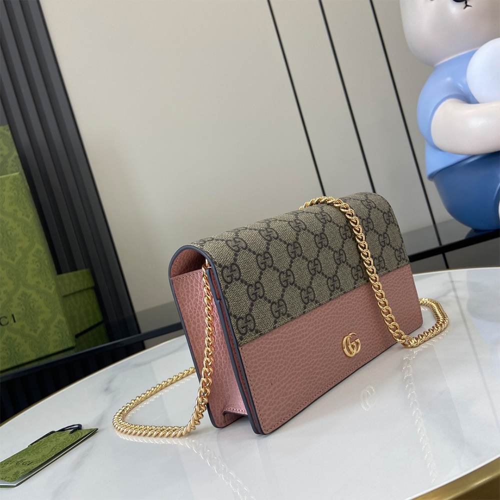 Bi-color GG Marmont wallet on chain