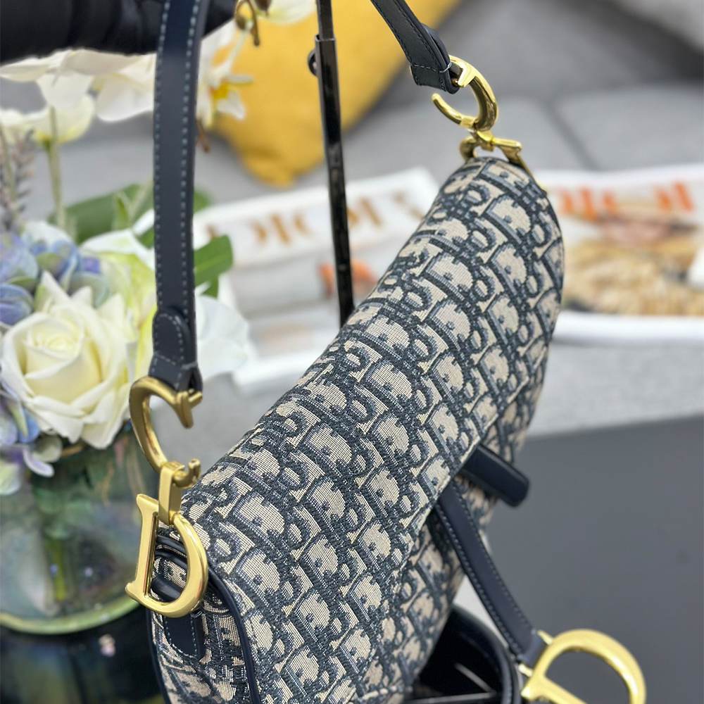 D10r Saddle Bag with Strap