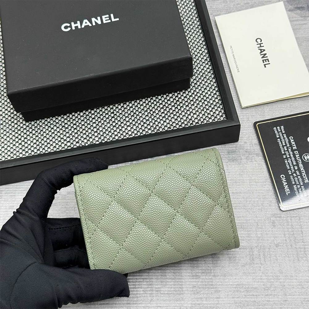 Ch**el Matelasse Classic Small Flap Tri-fold wallet