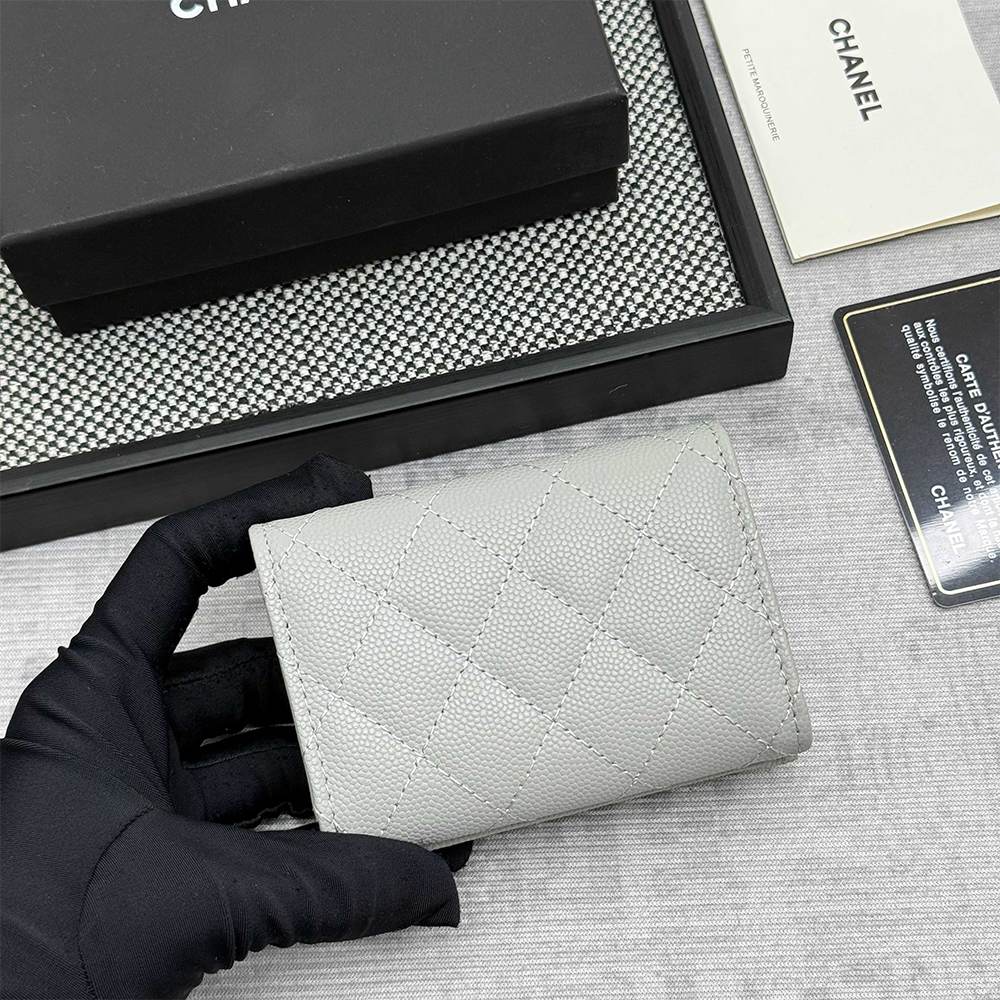 Ch**el Matelasse Classic Small Flap Tri-fold wallet