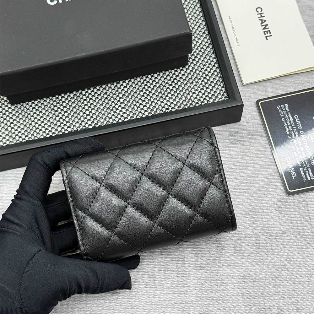Ch**el Matelasse Classic Small Flap Tri-fold wallet