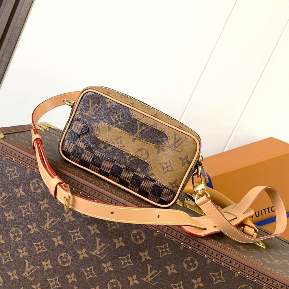 LV Trocadéro Wearable Wallet