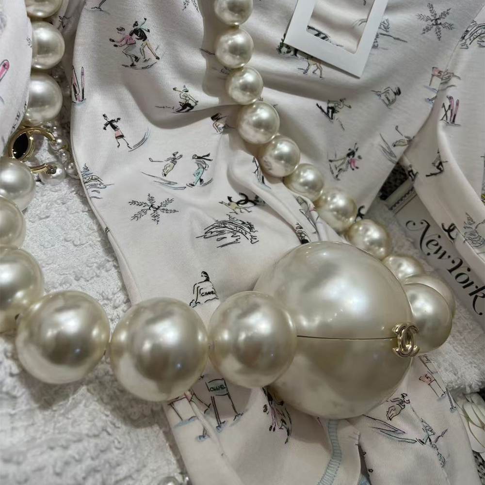 Ch**el Pearl Necklace Clutch Bag(HIGH-END GRADE)