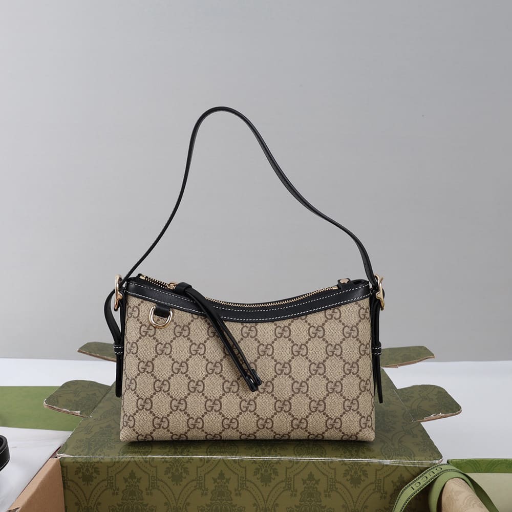Gvc*1 GG Emblem small shoulder bag