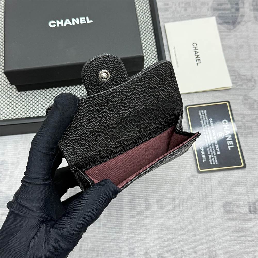 Ch**el Matelasse Classic Small Flap Tri-fold wallet