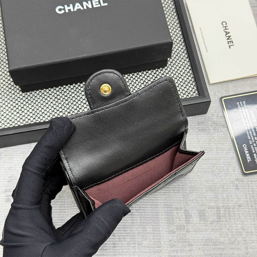 Ch**el Matelasse Classic Small Flap Tri-fold wallet