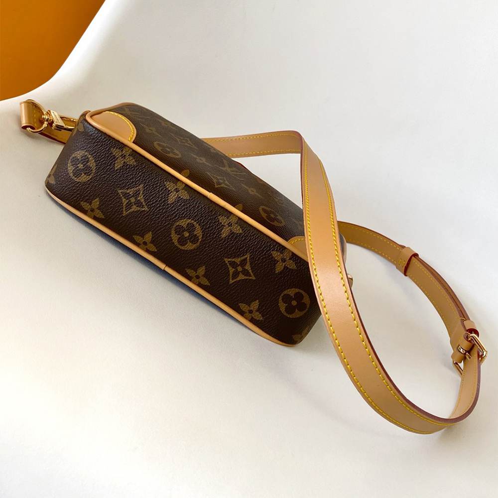 LV Trocadéro Wearable Wallet