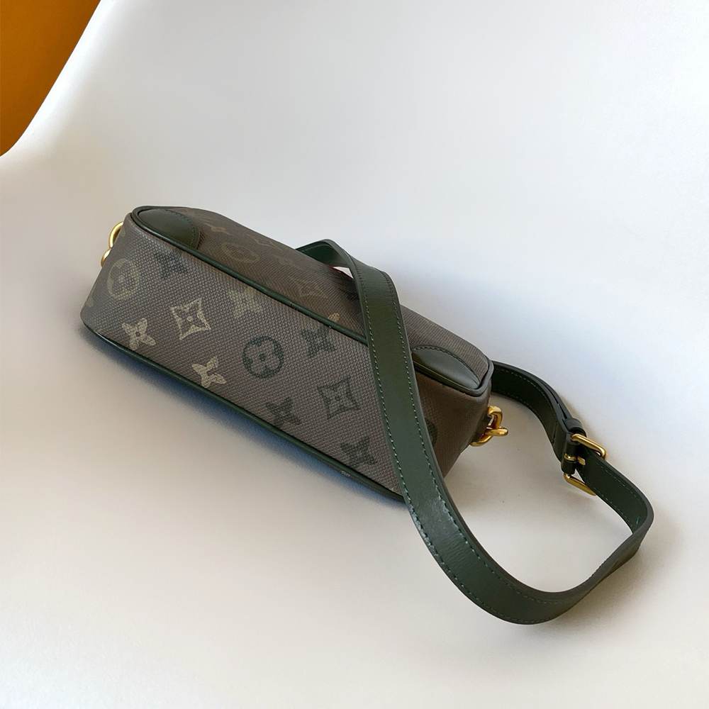 LV Trocadéro Wearable Wallet