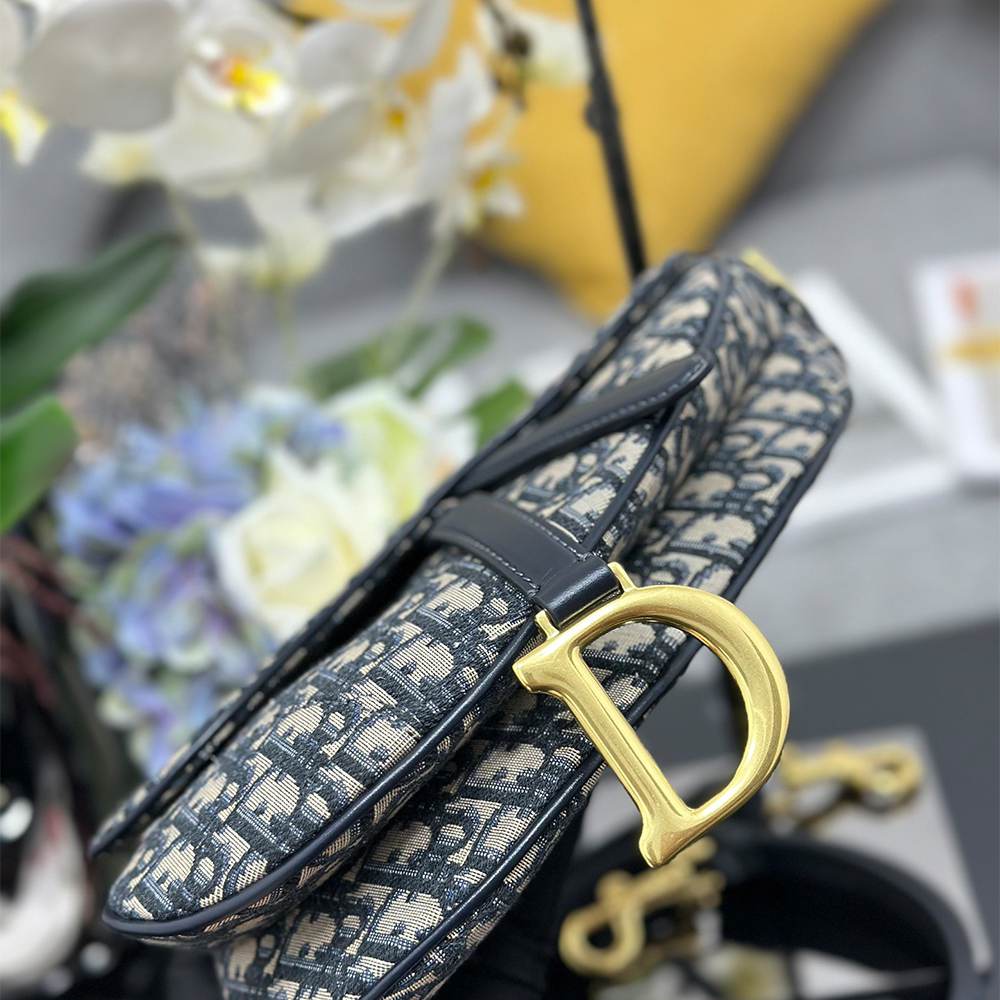 D10r Saddle Bag with Strap