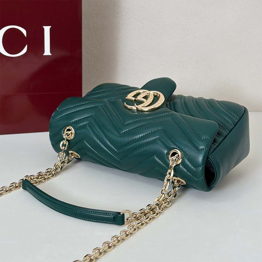 GG Marmont medium shoulder bag
