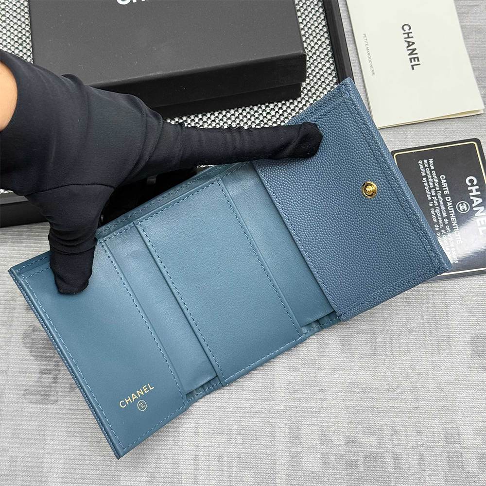 Ch**el Matelasse Classic Small Flap Tri-fold wallet