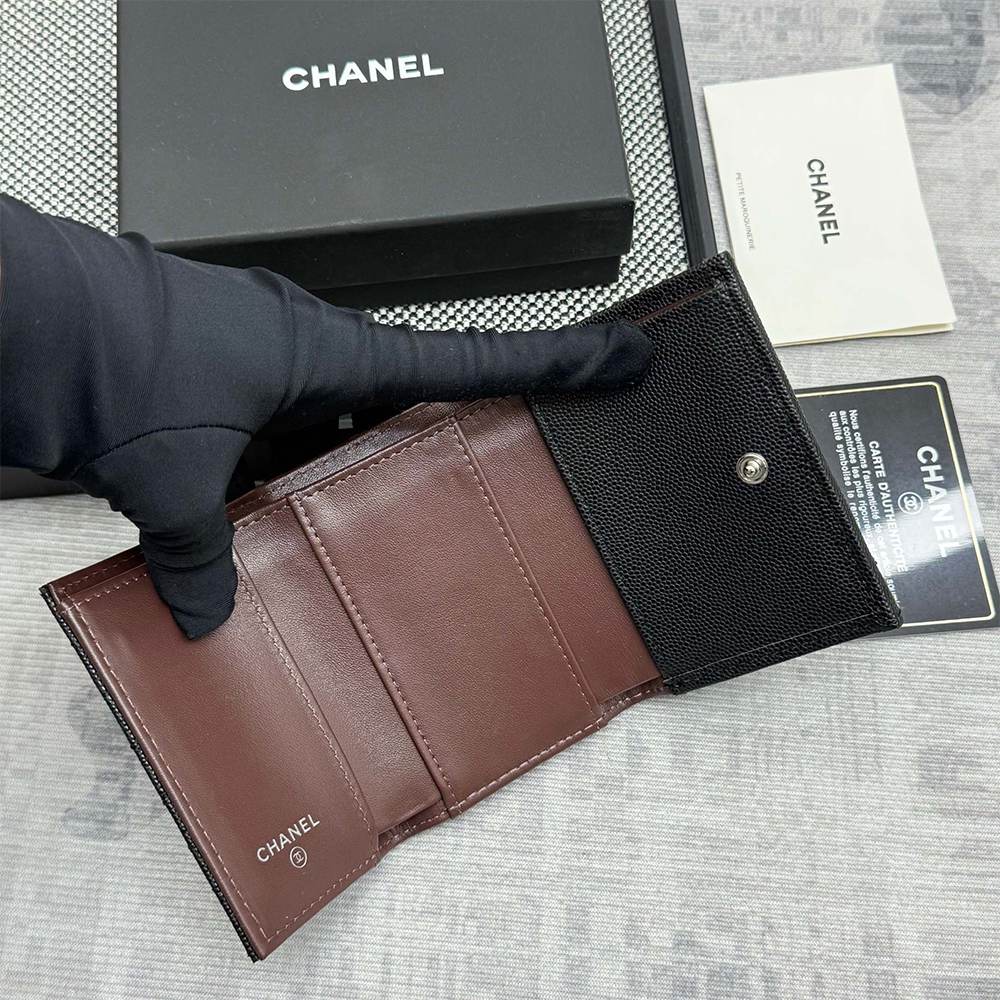 Ch**el Matelasse Classic Small Flap Tri-fold wallet