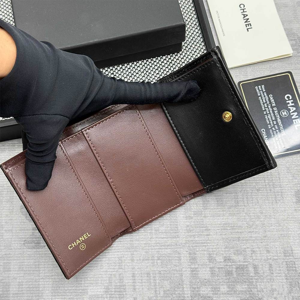 Ch**el Matelasse Classic Small Flap Tri-fold wallet