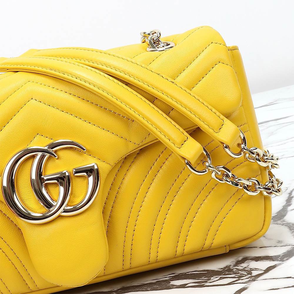 GG Marmont medium shoulder bag