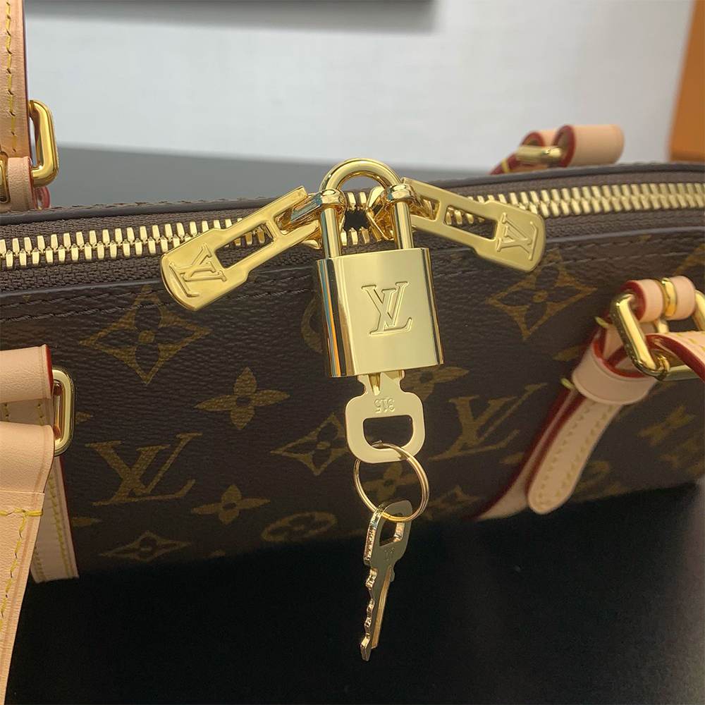 LV Squire East West(TAX-FREE Grade)