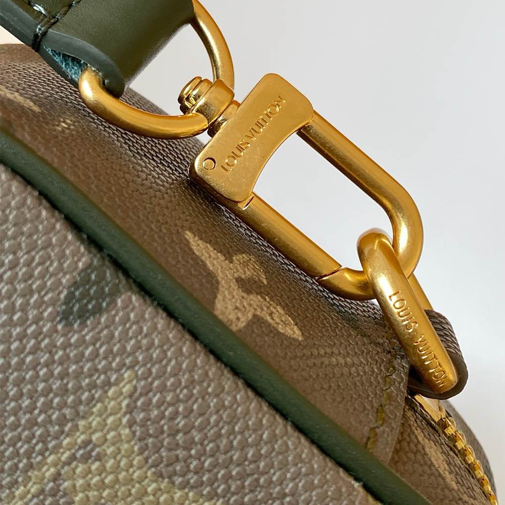 LV Trocadéro Wearable Wallet