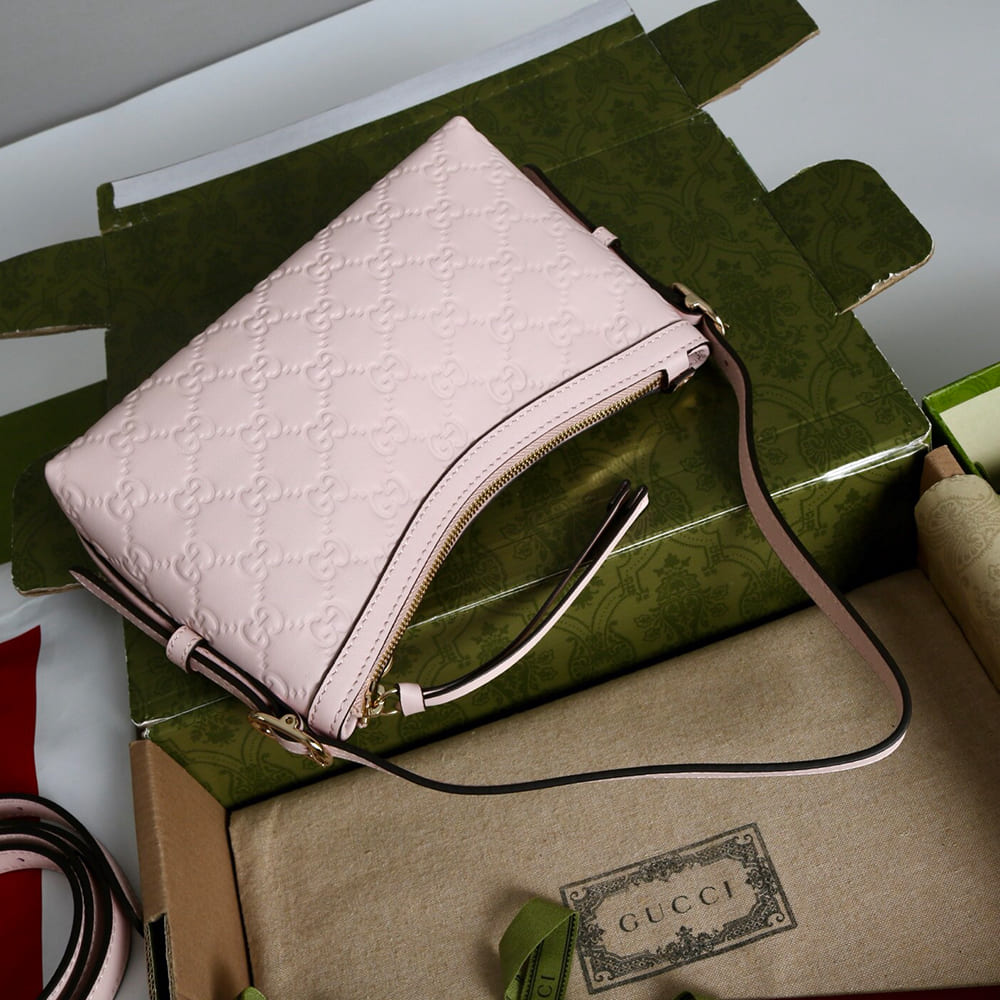 Gvc*1 GG Emblem small shoulder bag