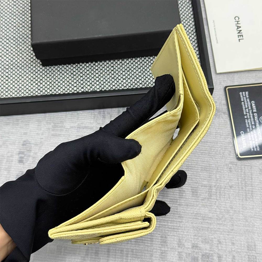 Ch**el Matelasse Classic Small Flap Tri-fold wallet