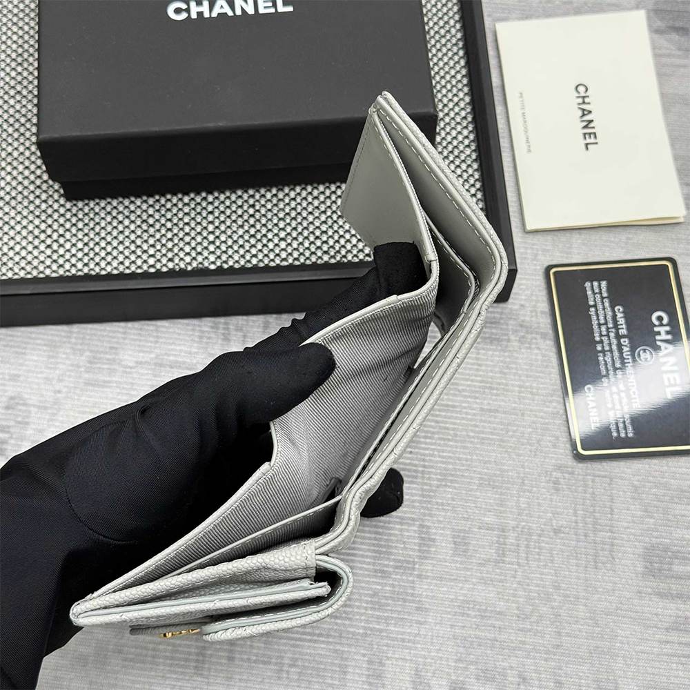 Ch**el Matelasse Classic Small Flap Tri-fold wallet