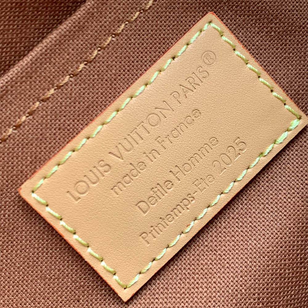 LV Trocadéro Wearable Wallet