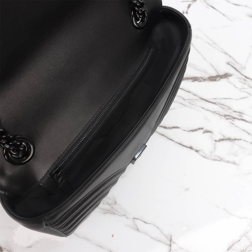 GG Marmont medium shoulder bag