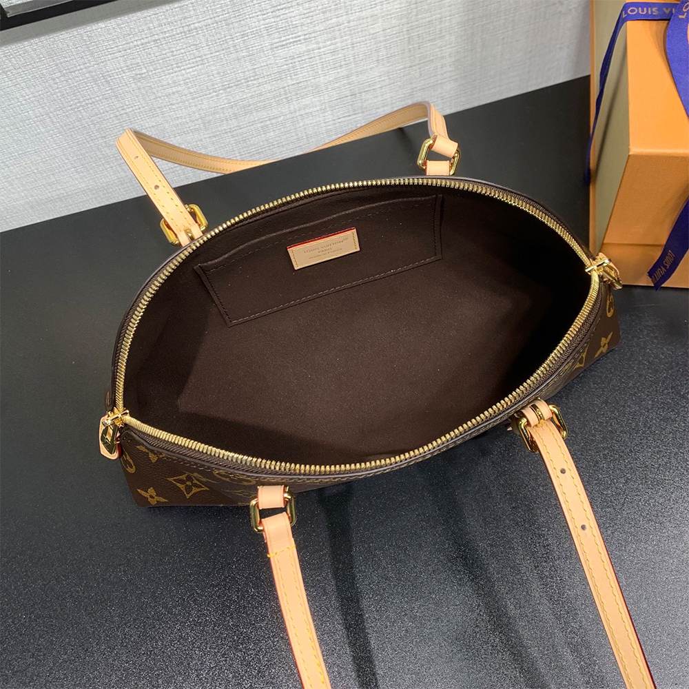LV Squire East West(TAX-FREE Grade)