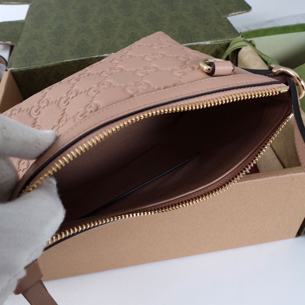 Gvc*1 GG Emblem small shoulder bag