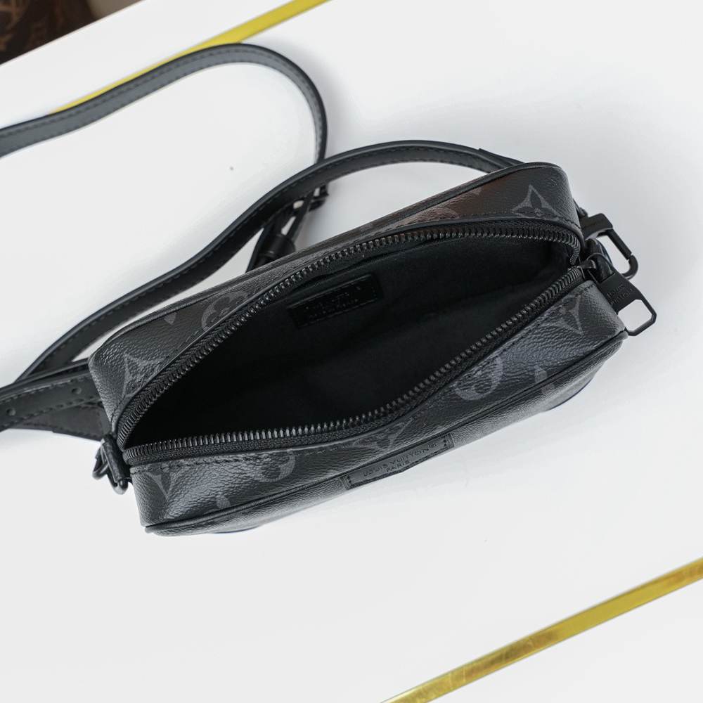 LV Trocadéro Wearable Wallet