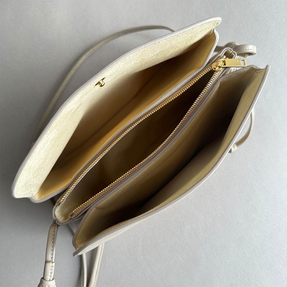 Ce1i*e TRIO FLAP IN Smooth Lambskin(HIGH-END GRADE)