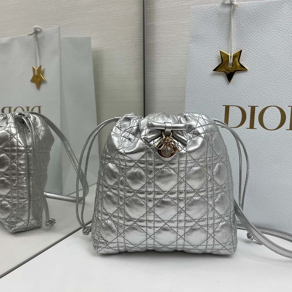 D10r AD10rable Mini Bucket Bag