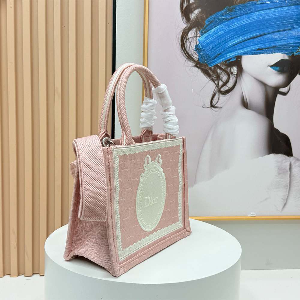 D10ramour Small D10r Book Tote with Strap