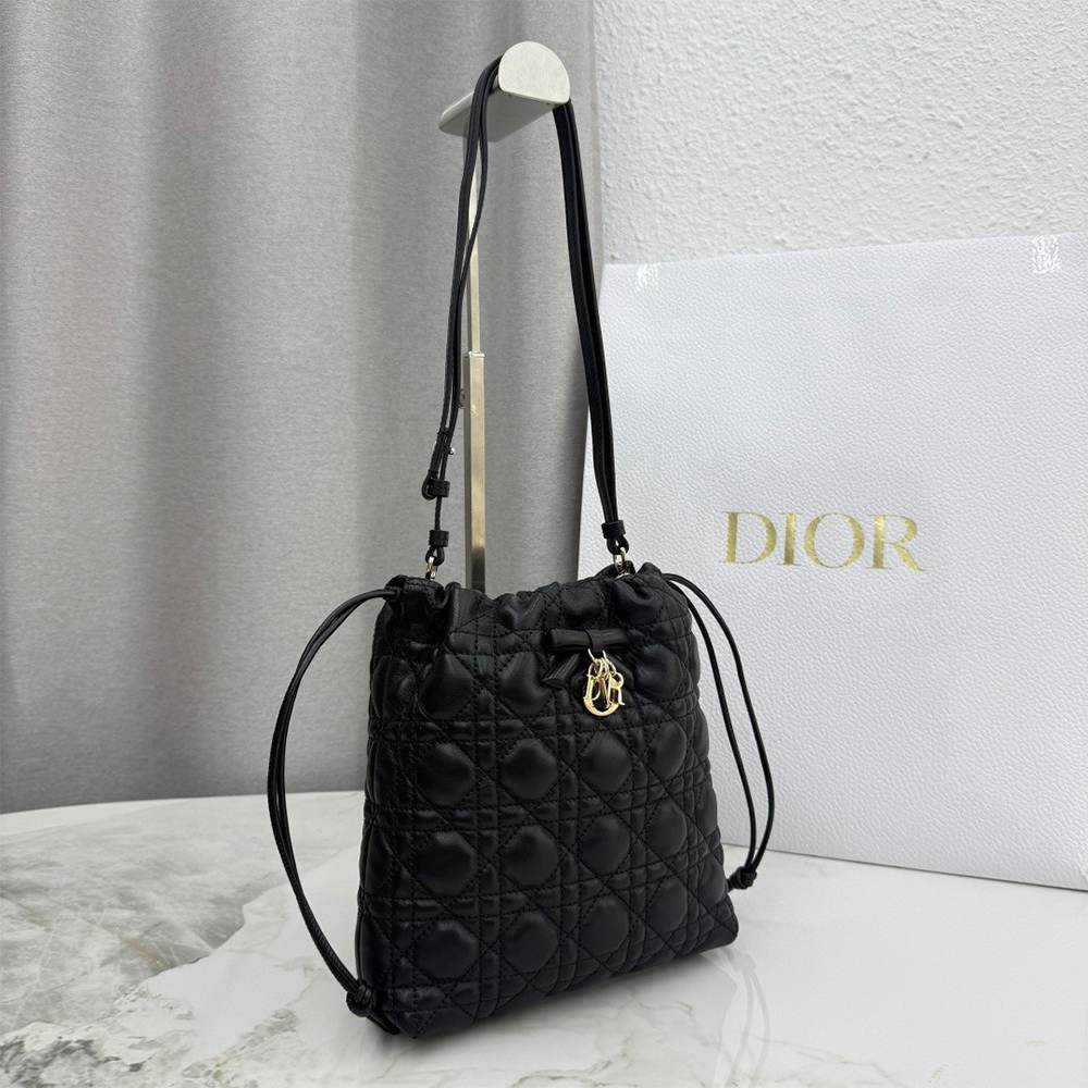 D10r AD10rable Mini Bucket Bag