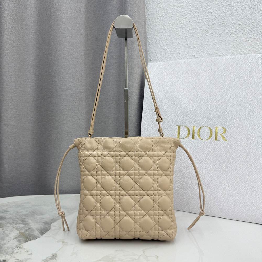 D10r AD10rable Mini Bucket Bag