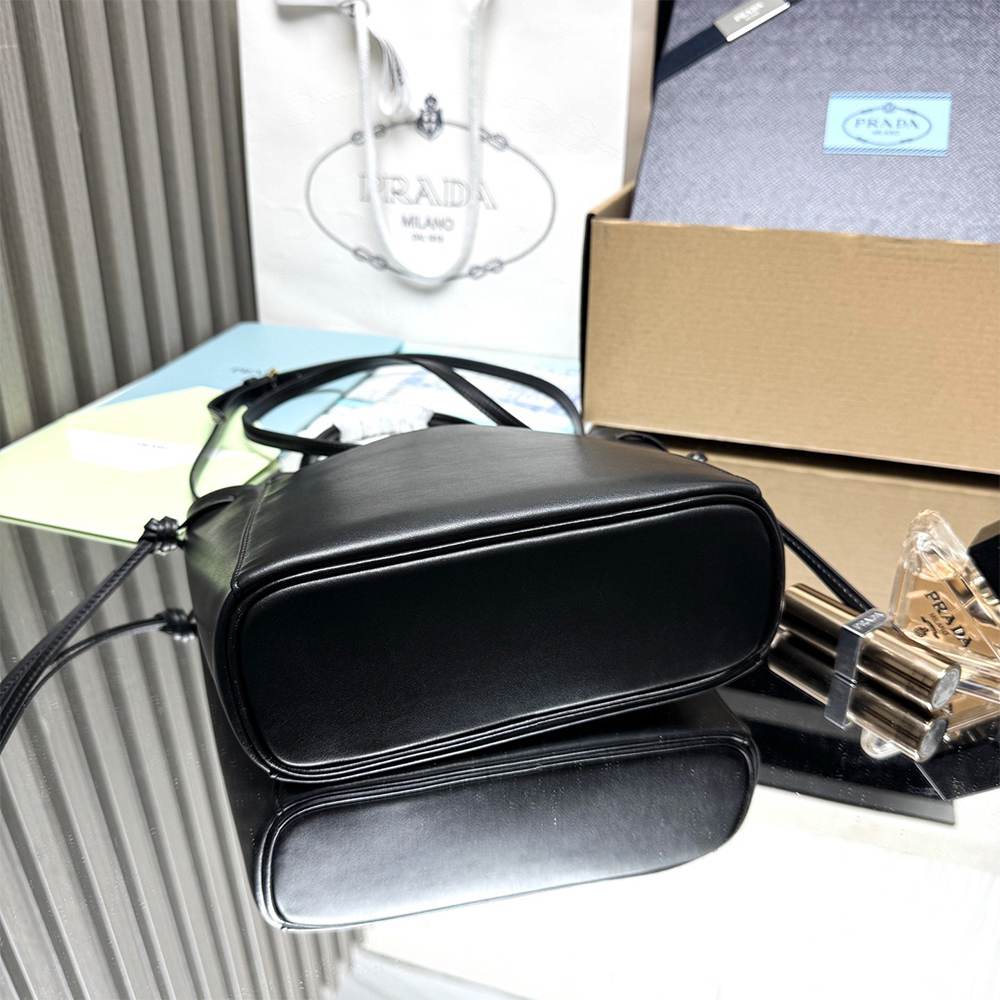 Pra*a Carry mini leather handbag(HIGH-END GRADE)