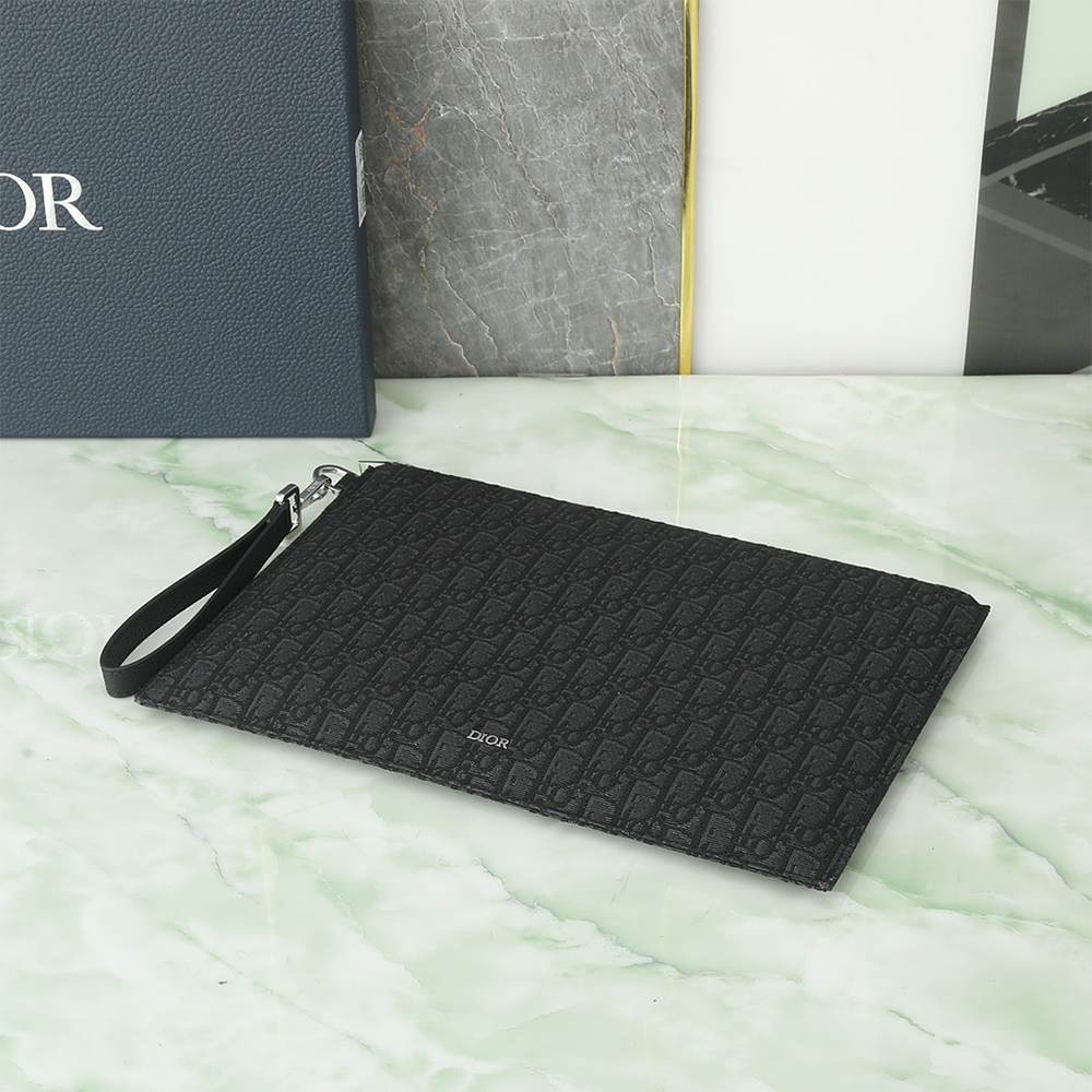 D10r A4 Pouch