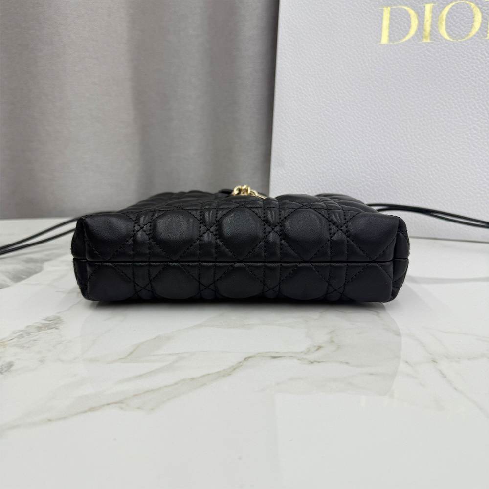 D10r AD10rable Mini Bucket Bag