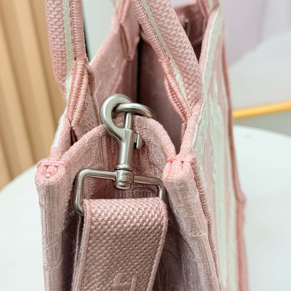 D10ramour Small D10r Book Tote with Strap