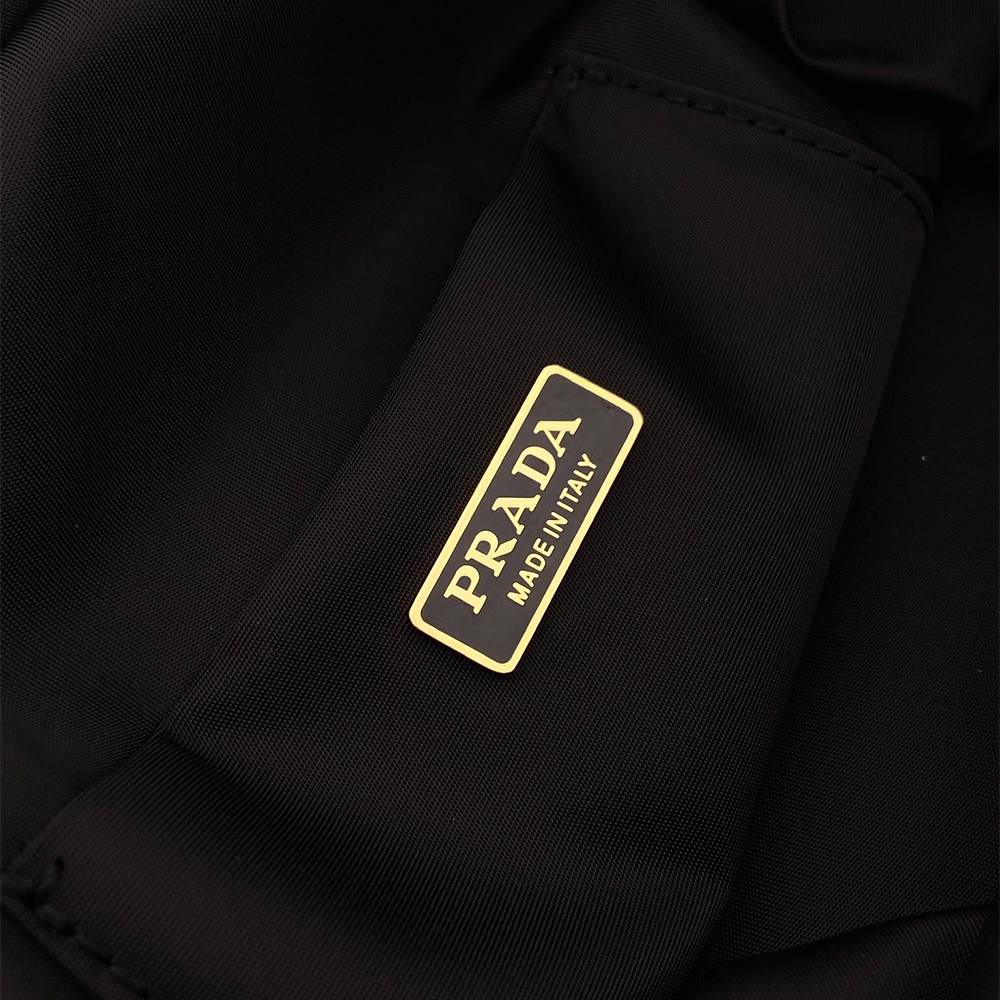 Pra*a Wish Re-Nylon pouch