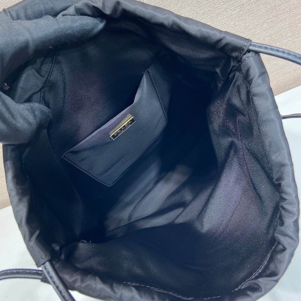 Pra*a Wish Re-Nylon pouch