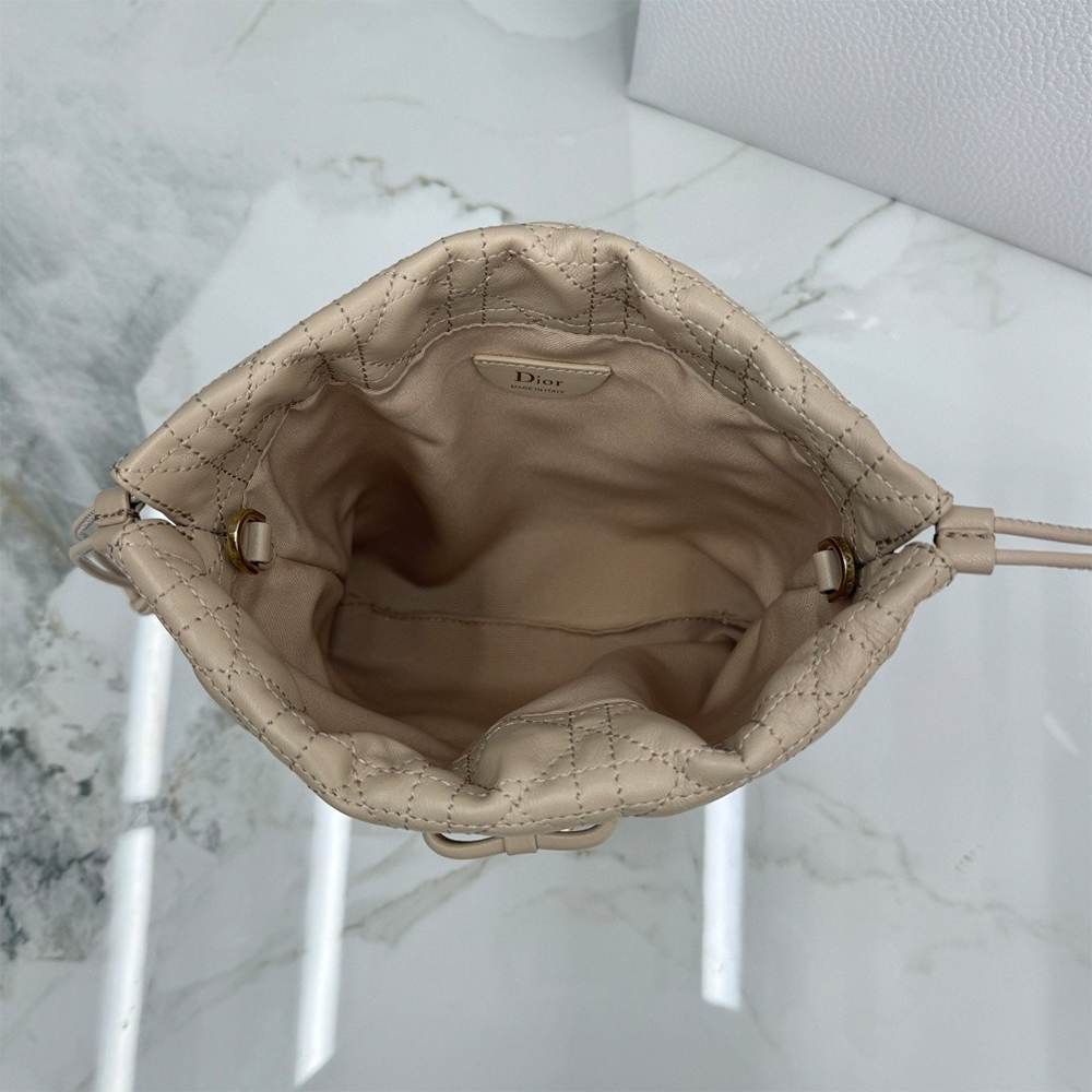 D10r AD10rable Mini Bucket Bag