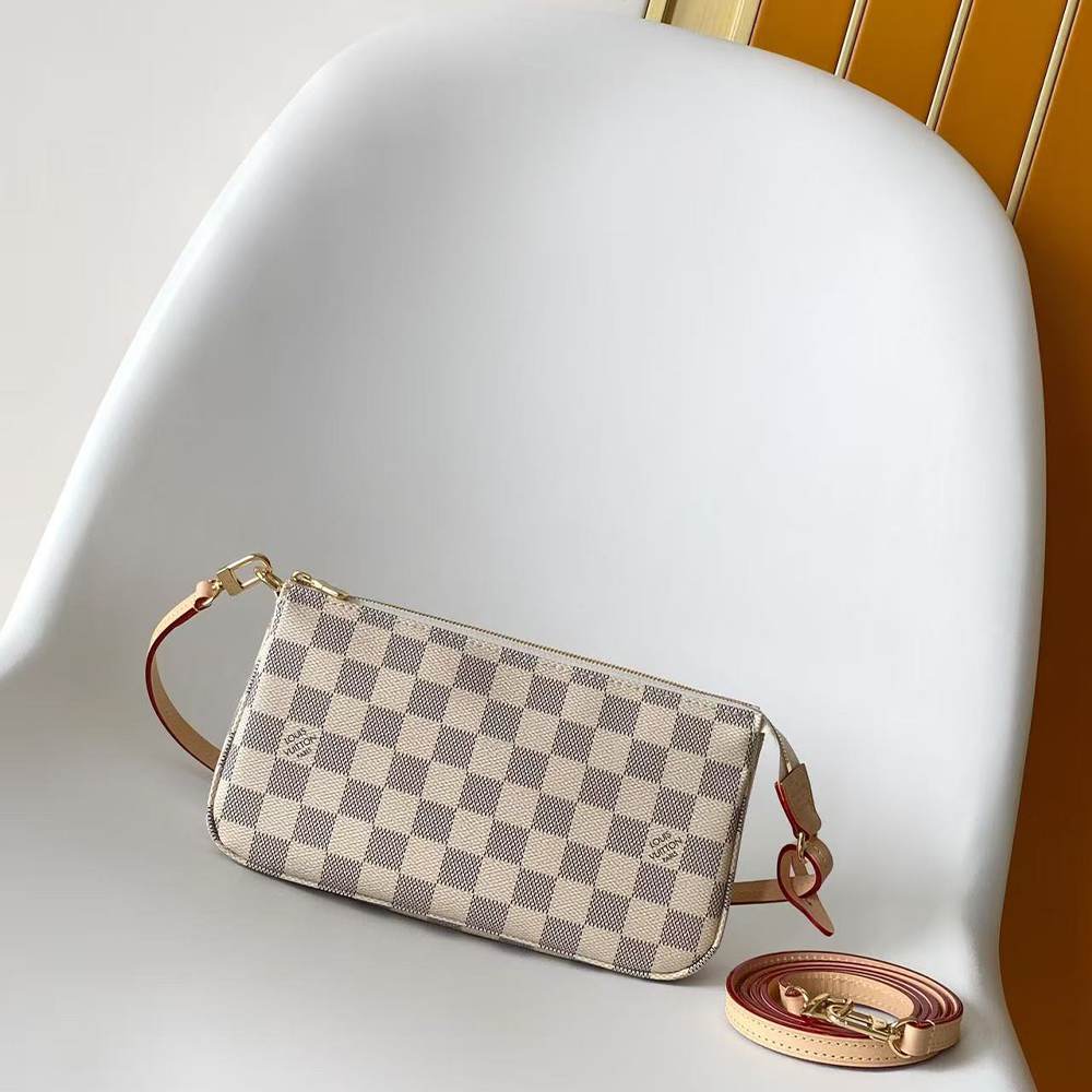 LV Pochette Accessoires