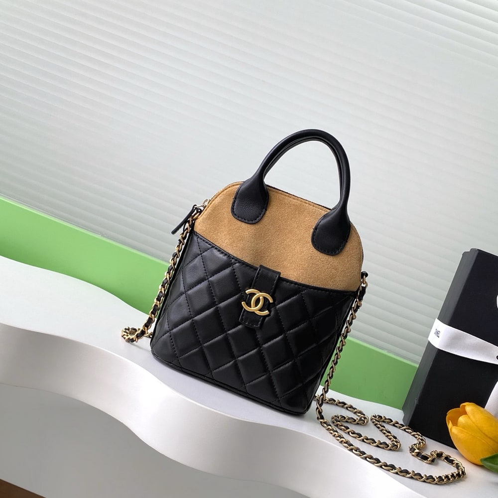 Ch**el Clutch with chain(HIGH-END GRADE)
