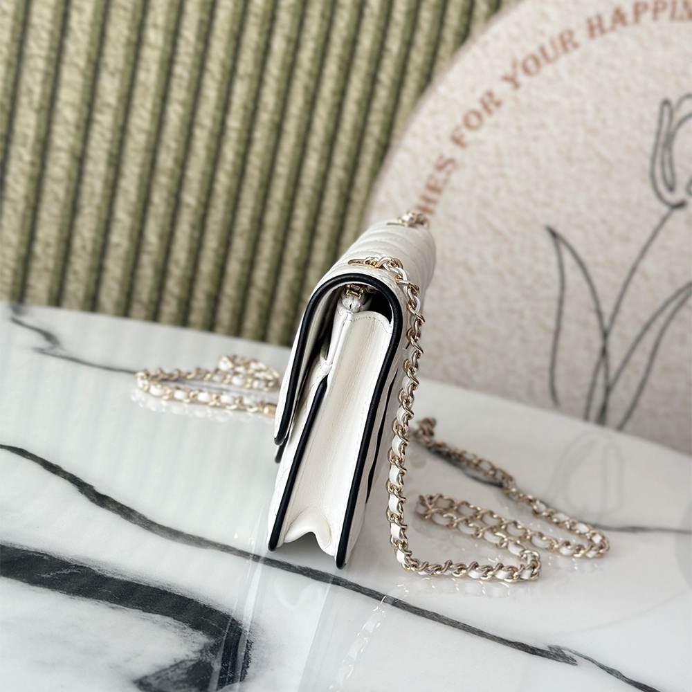 Ch**el Wallet on Chain(HIGH-END GRADE)
