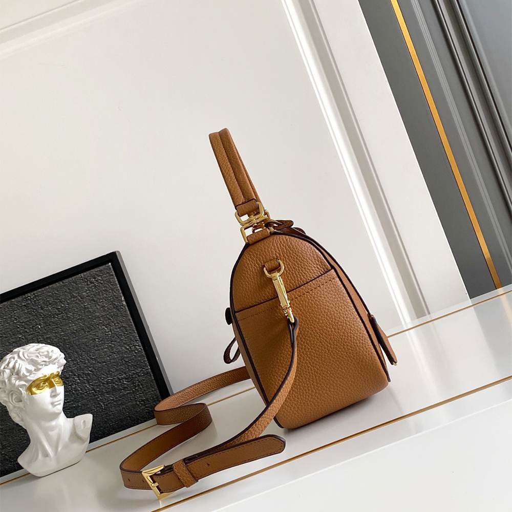 Pra*a Small leather bag(HIGH-END GRADE)