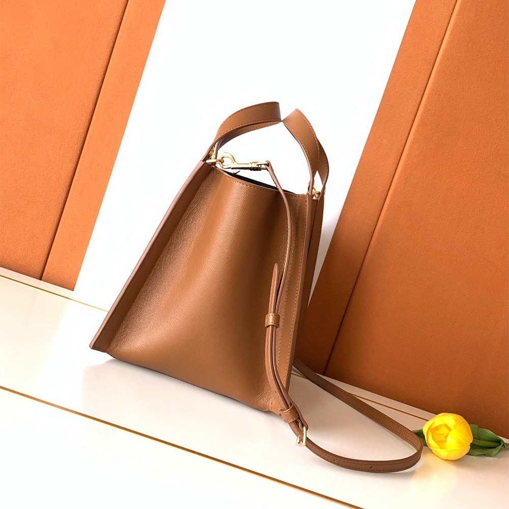 Ce1i*e SMALL CUBE BAG IN S*pPLE CALFSKIN(HIGH-END GRADE)