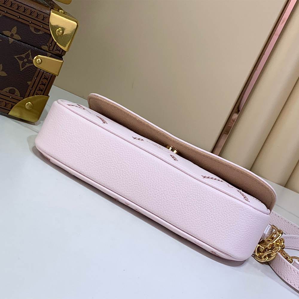 LV Wallet On Chain Ivy