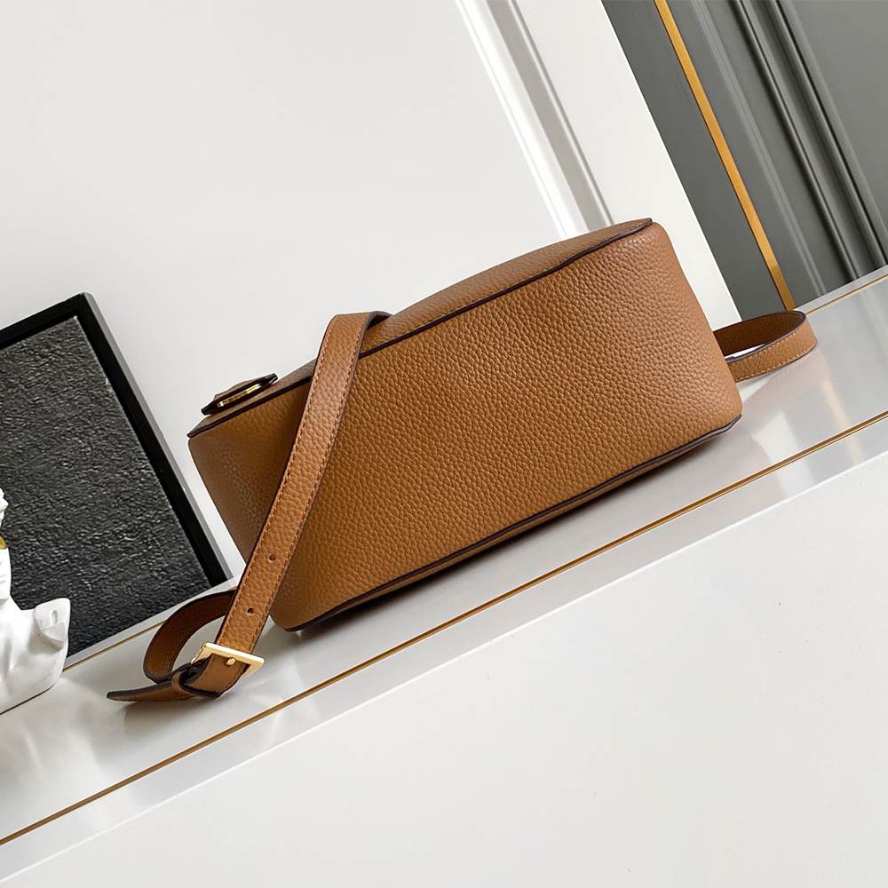 Pra*a Small leather bag(HIGH-END GRADE)